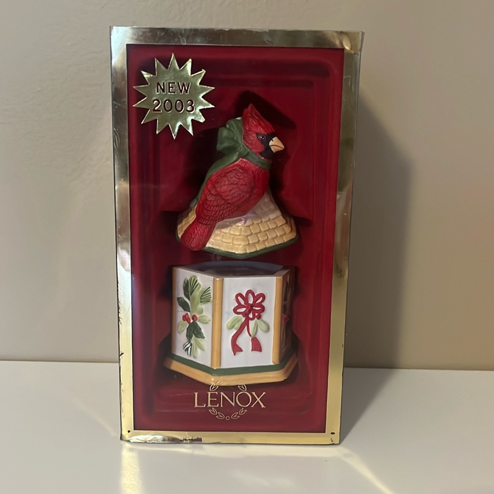 Lenox Winter Greetings Everyday  Salt and Pepper Shakers